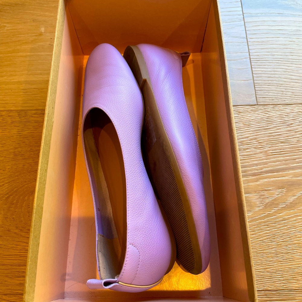 Everlane The Day Glove shoes, soft pastel lavender color
